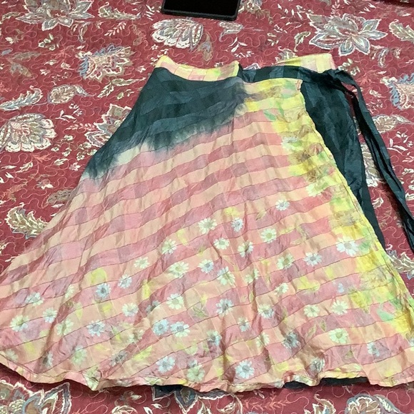 EUC- Solomana Bespoke One of a Kind Silk Double Layer Reversible Wrap Skirt - Picture 5 of 5